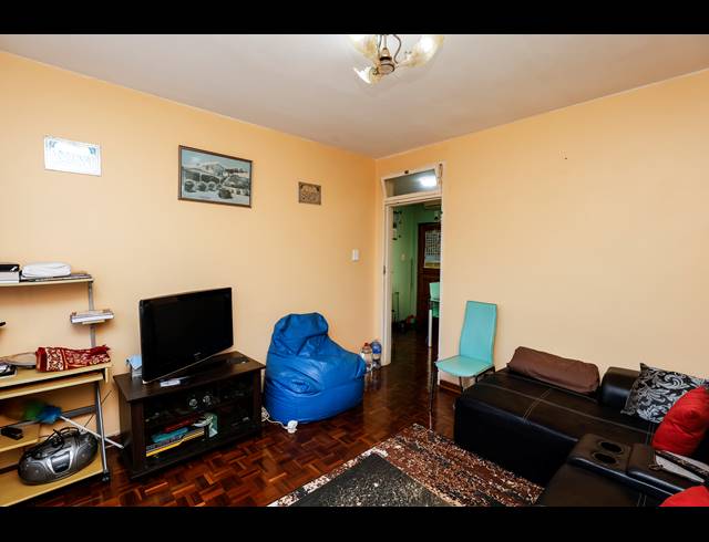 1 BEDROOM FLAT FOR SALE IN OVERPORT